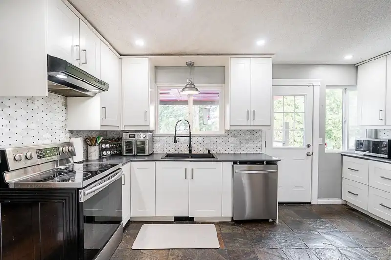 32811 GATEFIELD AVENUE - photo 3 of 40