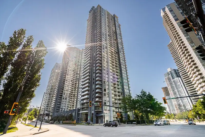 2602 13696 100 AVENUE - photo 1 of 37