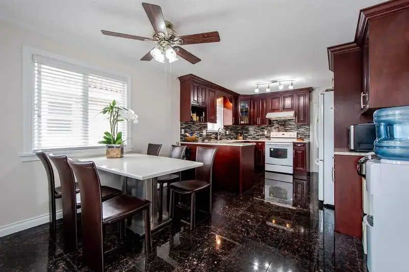 5756 ST. MARGARETS STREET - photo 4 of 9