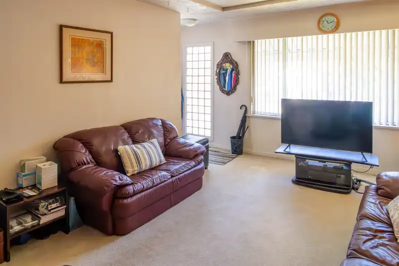 2812 E 18TH AVENUE - photo 4 of 34