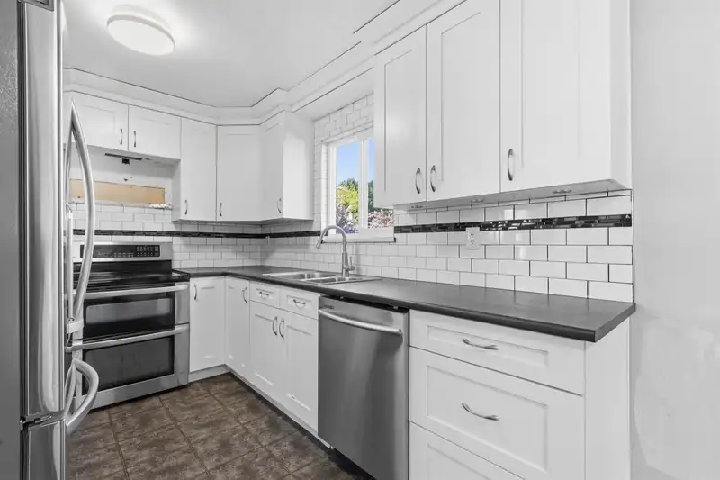 177 SPRINGFIELD DRIVE - photo 3 of 29