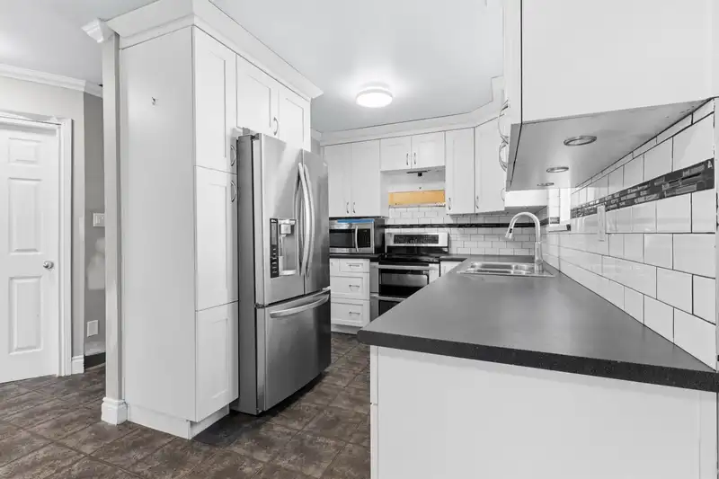 177 SPRINGFIELD DRIVE - photo 4 of 29