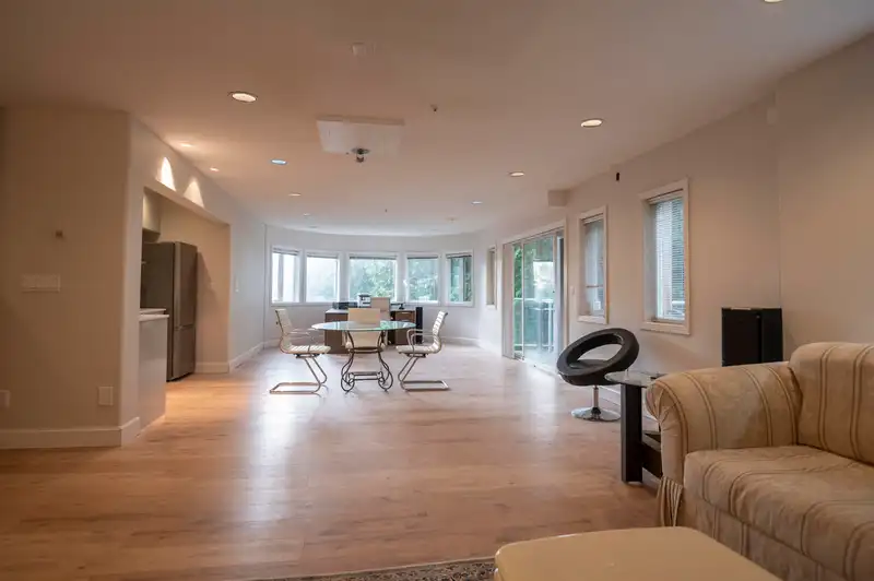 2572 WESTHILL CLOSE - photo 3 of 37