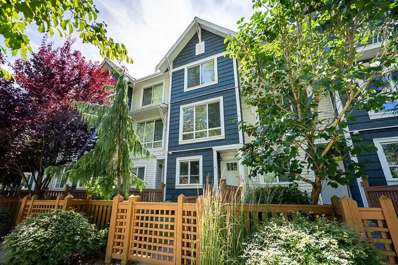 4 3039 156 STREET - photo 2 of 40