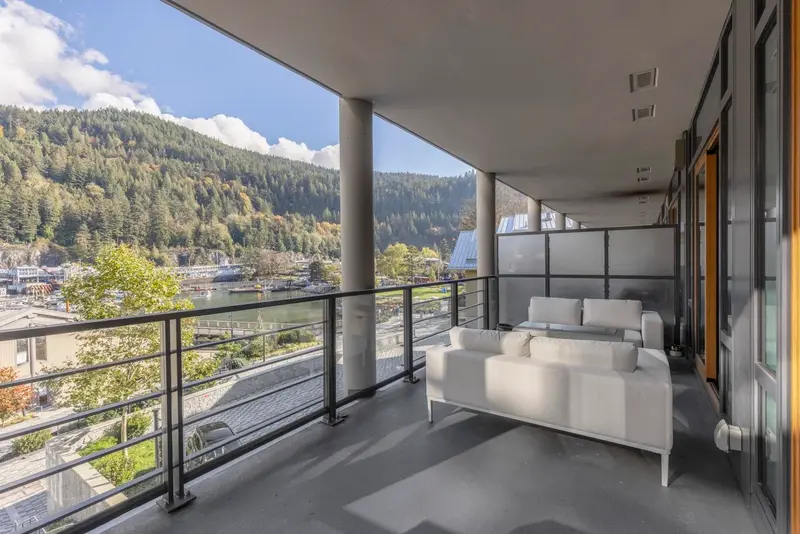 301 6697 NELSON AVENUE - photo 4 of 25