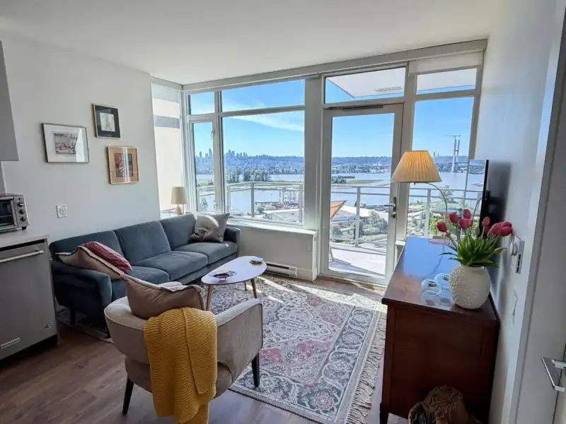 1609 258 NELSON'S COURT - photo 1 of 11