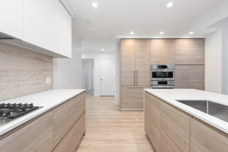 1703 660 QUAYSIDE DRIVE - photo 3 of 25