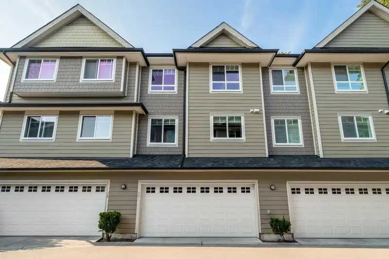 35 14285 64 AVENUE - photo 1 of 26