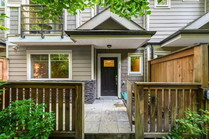 35 14285 64 AVENUE - photo 3 of 26