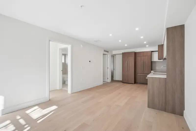 153 408 W 45TH AVENUE - photo 4 of 15