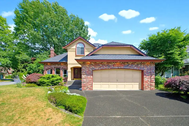 10482 ASHDOWN PLACE - photo 2 of 39
