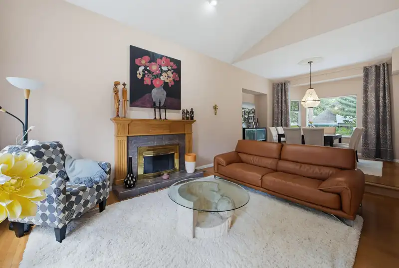 10482 ASHDOWN PLACE - photo 4 of 39