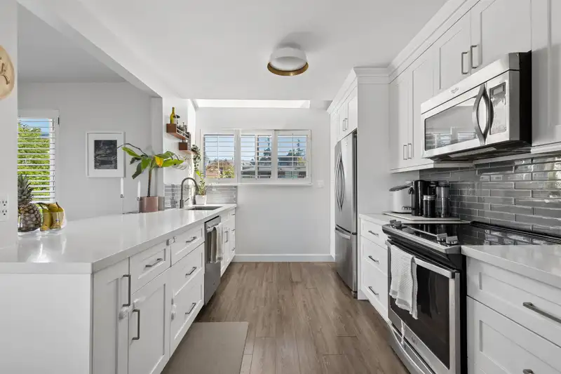 3 270 E 3RD STREET - photo 3 of 29