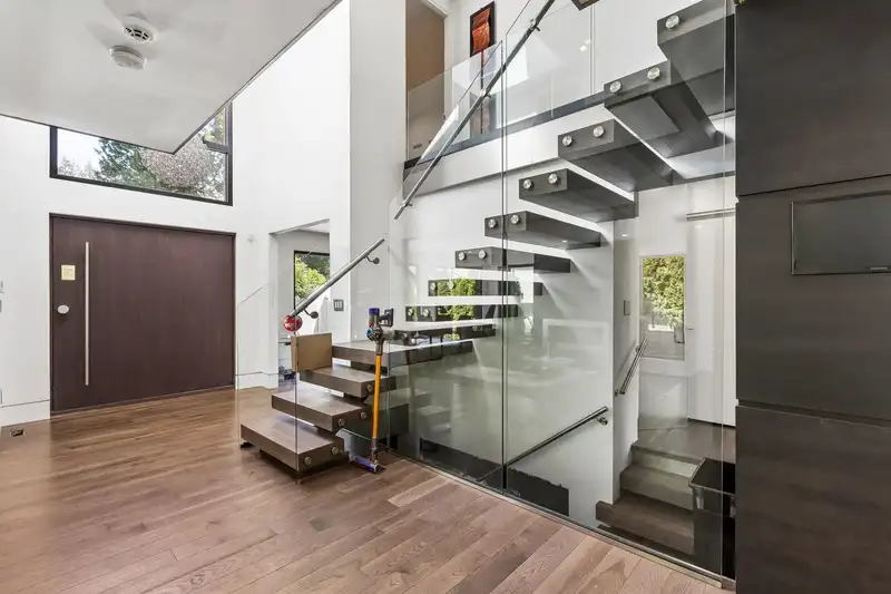 4577 CAPILANO ROAD - photo 3 of 32