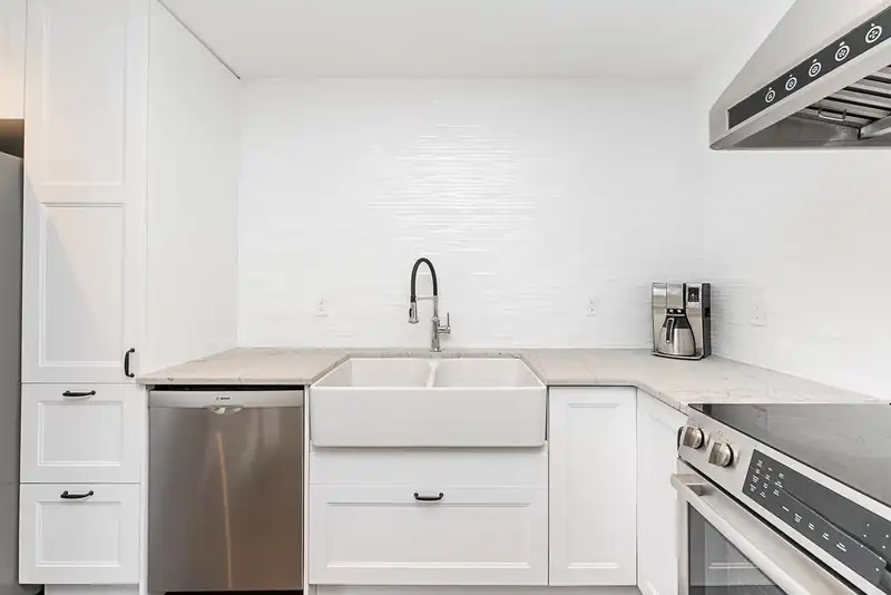 16 4748 54A STREET - photo 4 of 28