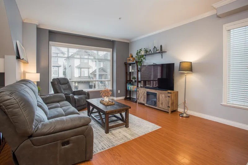 11847 191A STREET - photo 4 of 25