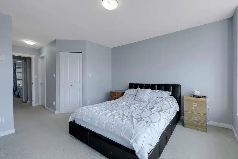 40 7370 STRIDE AVENUE - photo 2 of 31