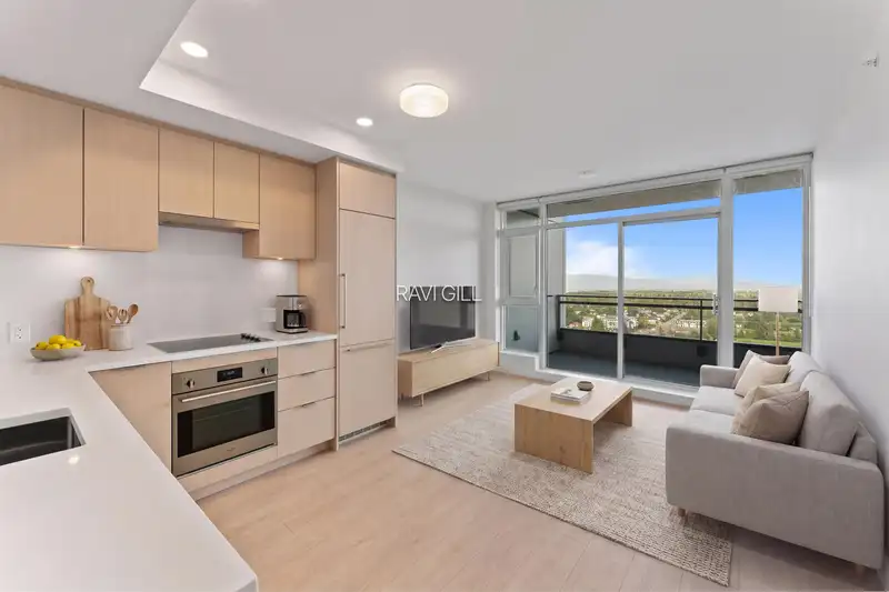 512 13675 107A AVENUE - photo 1 of 18