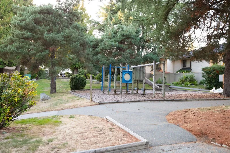 702 9270 122 STREET - photo 4 of 15