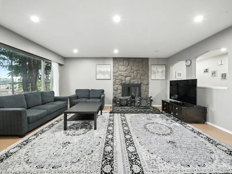 83 WARRICK STREET - photo 2 of 25