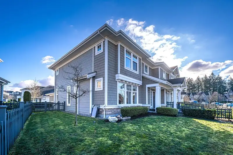 9 10500 DELSOM CRESCENT - photo 1 of 40