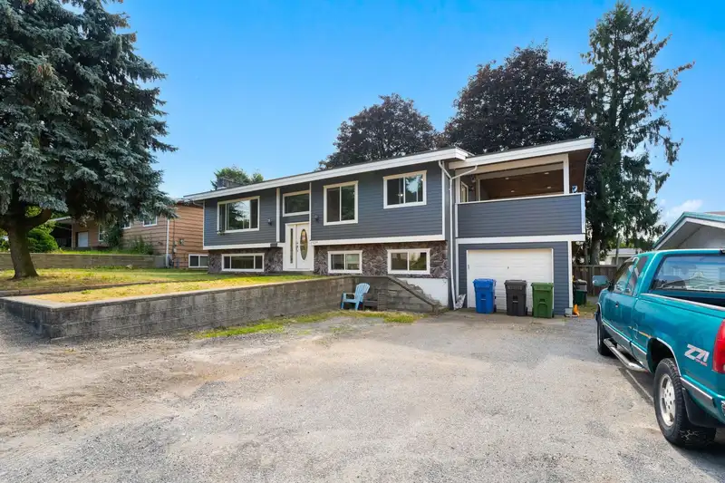 2529 MAGNOLIA CRESCENT - photo 4 of 40