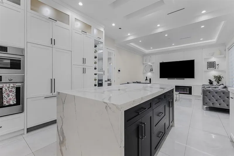 1412 E 63RD AVENUE - photo 3 of 25