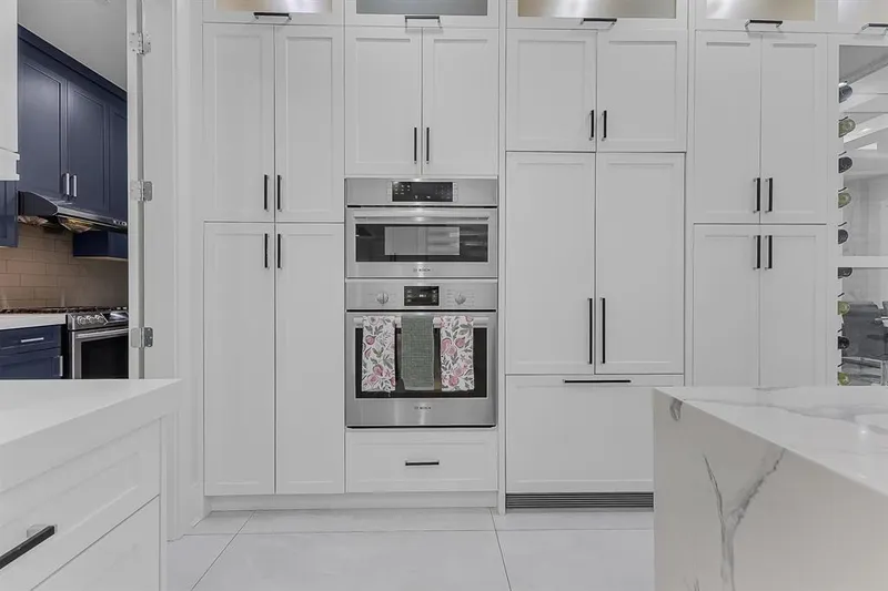 1412 E 63RD AVENUE - photo 4 of 25