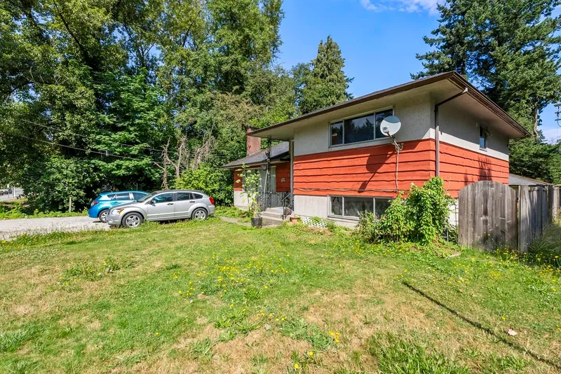 13321 108 AVENUE - photo 2 of 7