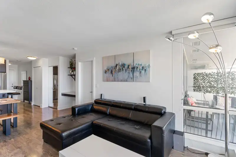3303 4189 HALIFAX STREET - photo 3 of 31