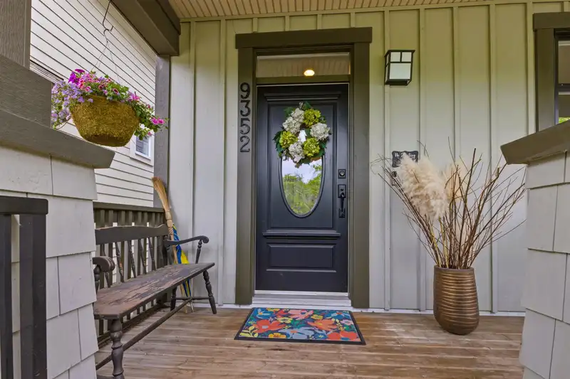 9352 SINGH STREET - photo 2 of 36