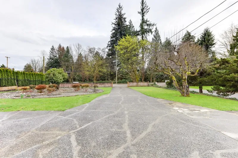 7765 GOVERNMENT ROAD - photo 4 of 25