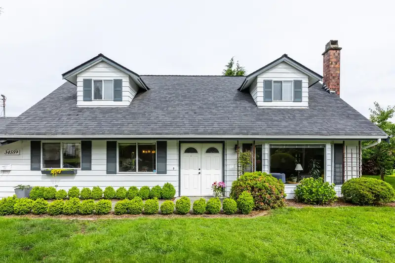 34559 HURST CRESCENT - photo 1 of 40