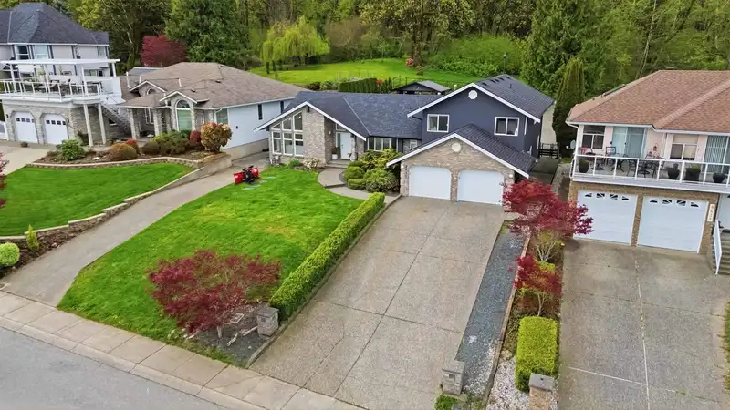 8635 SUNRISE DRIVE - photo 4 of 40