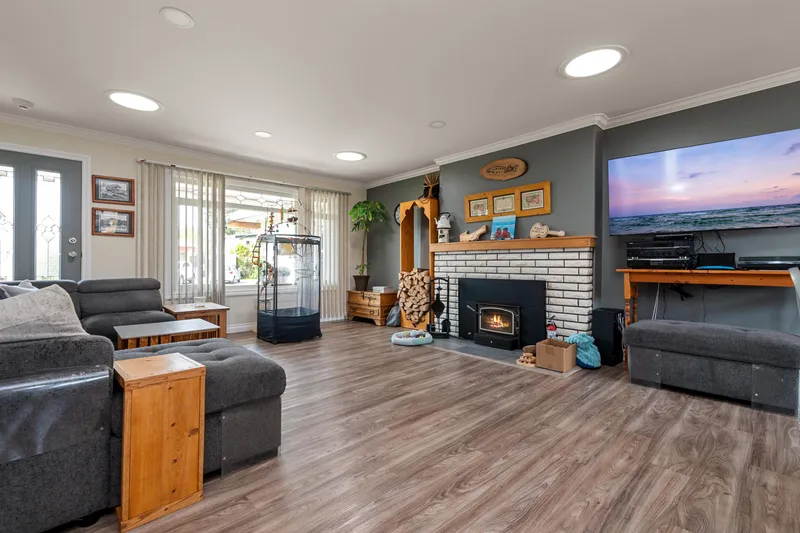 9598 JOHNSON STREET - photo 4 of 25