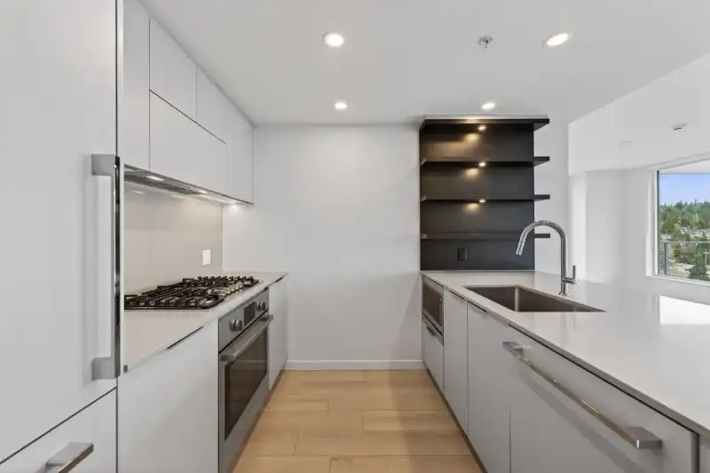 803 311 ALDERSON AVENUE - photo 1 of 13