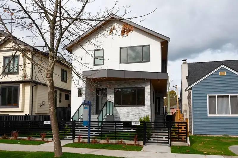 1 2119 E 29TH AVENUE - photo 1 of 38