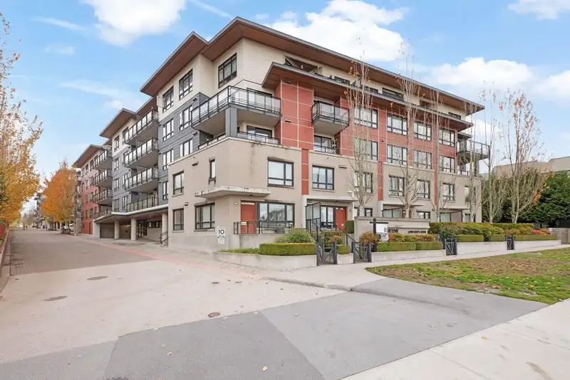 207 13925 FRASER HIGHWAY - photo 1 of 25