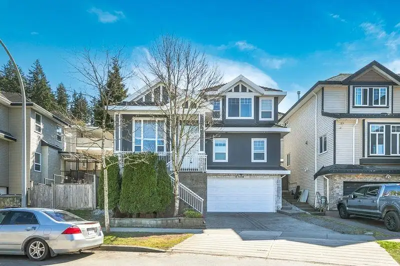 14588 62 AVENUE - photo 1 of 32