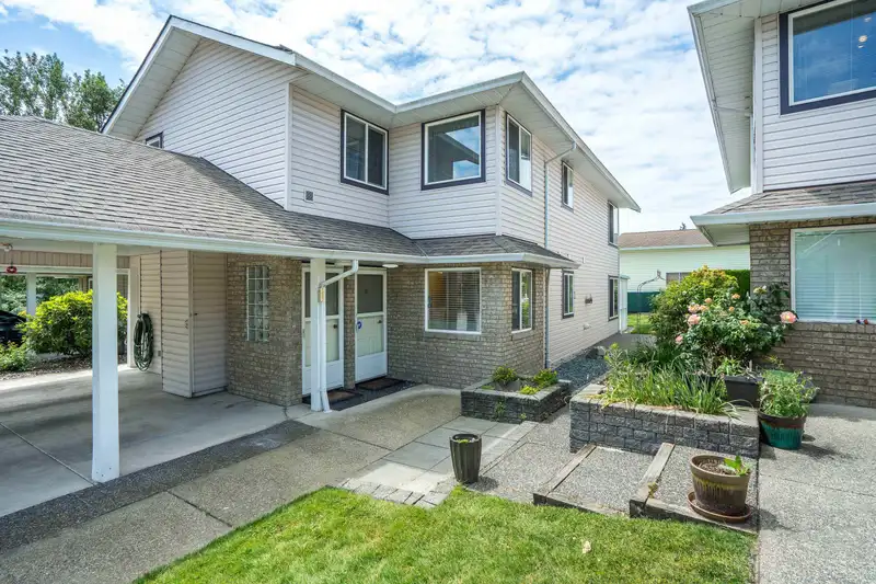 55 15020 66A AVENUE - photo 3 of 39
