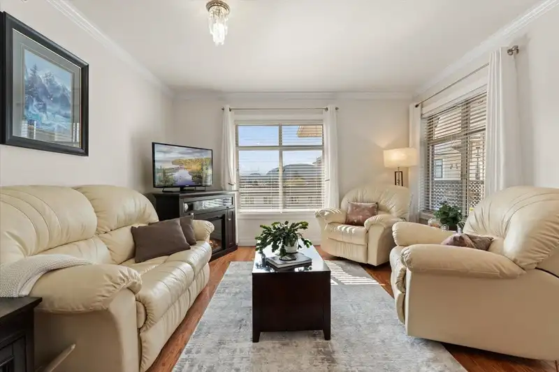 404 45769 STEVENSON ROAD - photo 3 of 31