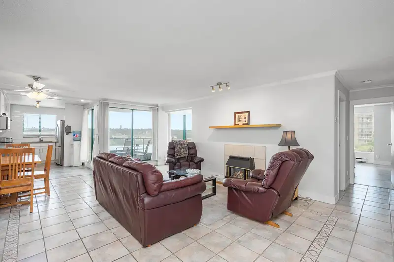 502 420 CARNARVON STREET - photo 1 of 33