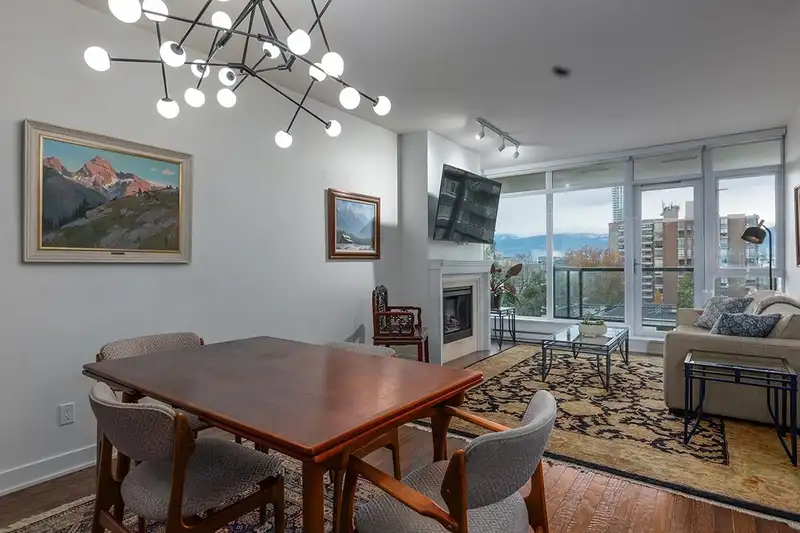703 1468 W 14TH AVENUE - photo 2 of 23