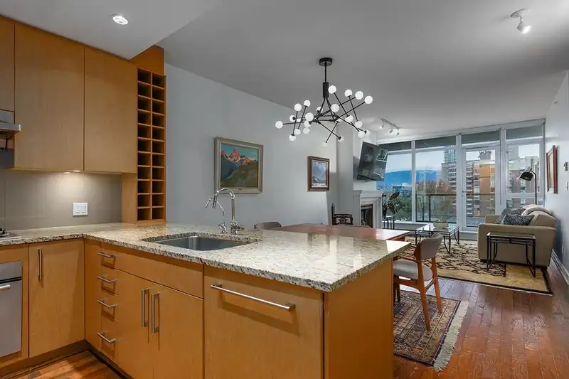 703 1468 W 14TH AVENUE - photo 3 of 23