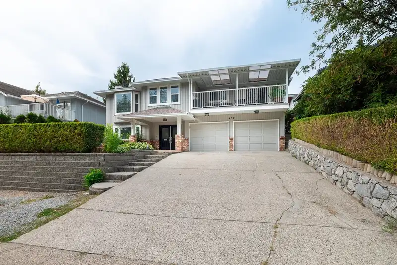 432 RIVERVIEW CRESCENT - photo 2 of 40
