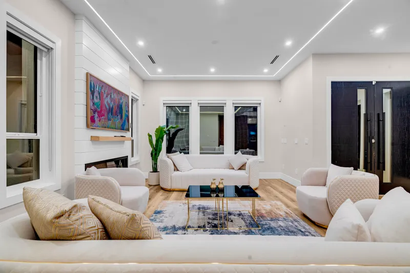 17223 60 AVENUE - photo 3 of 25