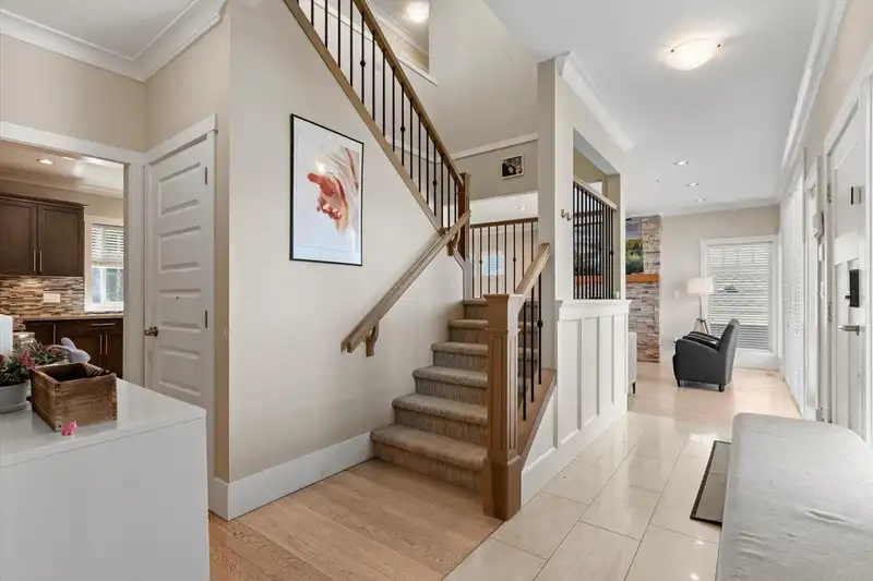 50460 KINGSTON DRIVE - photo 4 of 40