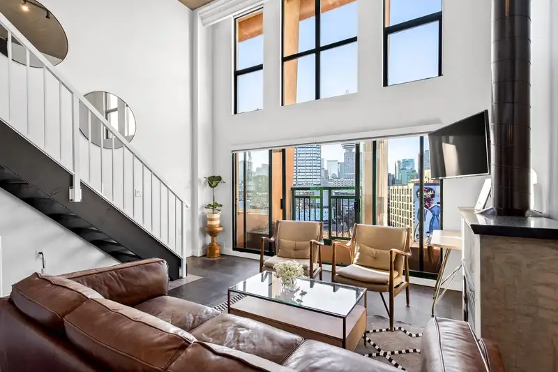 805 22 E CORDOVA STREET - photo 3 of 34