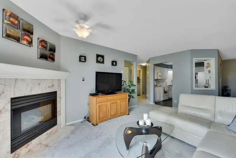 209 19835 64 AVENUE - photo 3 of 33