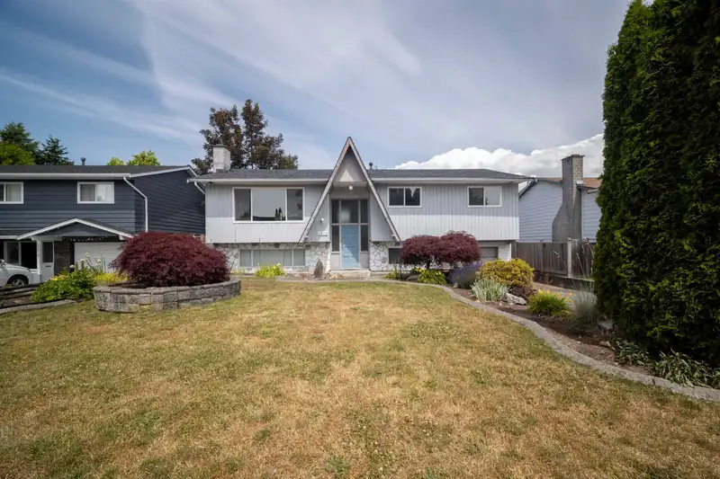 11825 COWLEY DRIVE - photo 1 of 30